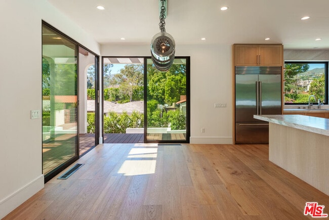 Building Photo - 382 Aderno Way