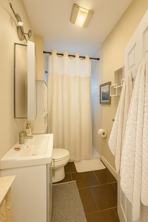 Building Photo - 456 Medford St