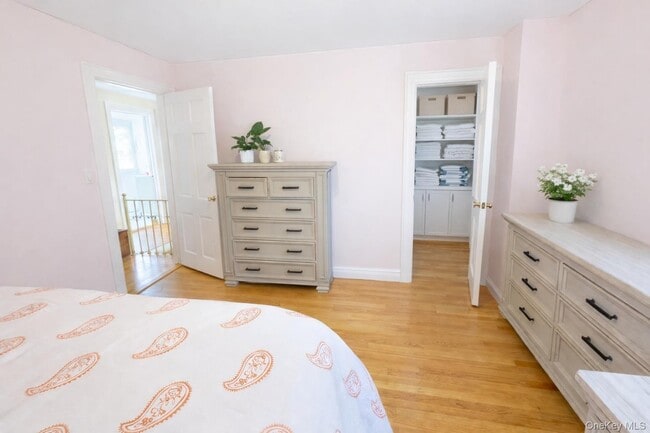 Building Photo - 2345 Lancaster Ave