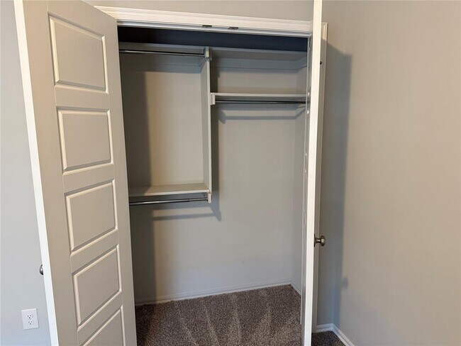 Building Photo - 3724 Apple Villas Cir