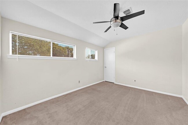 Building Photo - 737 E Brown Ln