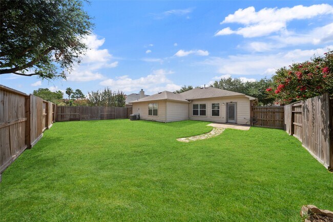 Building Photo - 2219 Rocky Hollow Ln