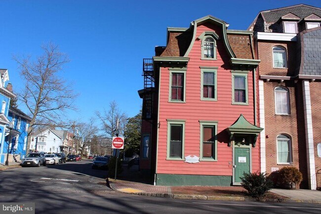 Building Photo - 141 High St