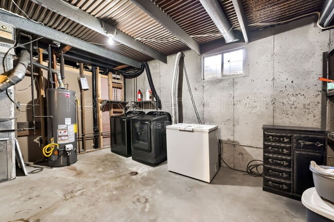 Building Photo - 5543 Atchison St