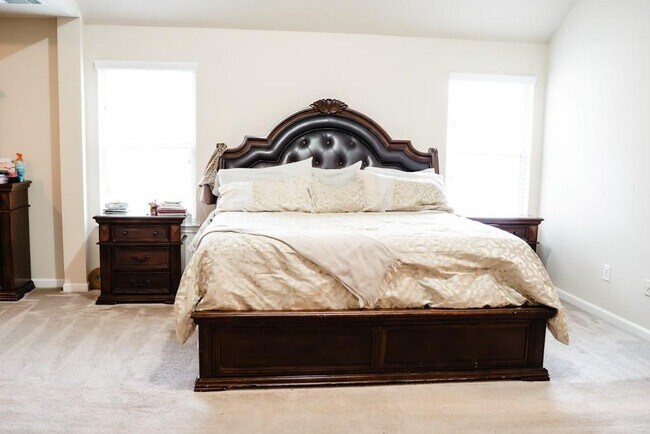 Building Photo - 3830 Kittery Point SW