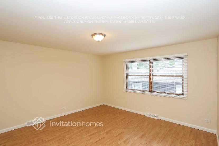 Building Photo - 42 Holly Dr