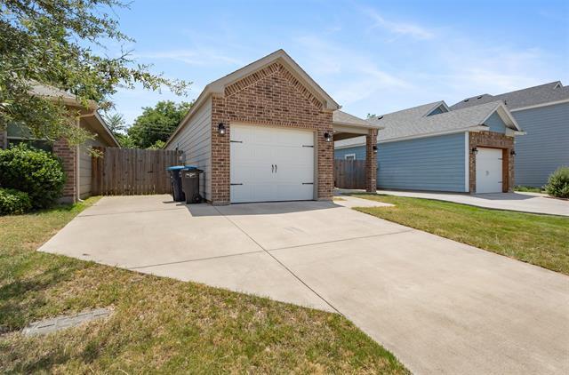 Building Photo - 652 River Garden Dr