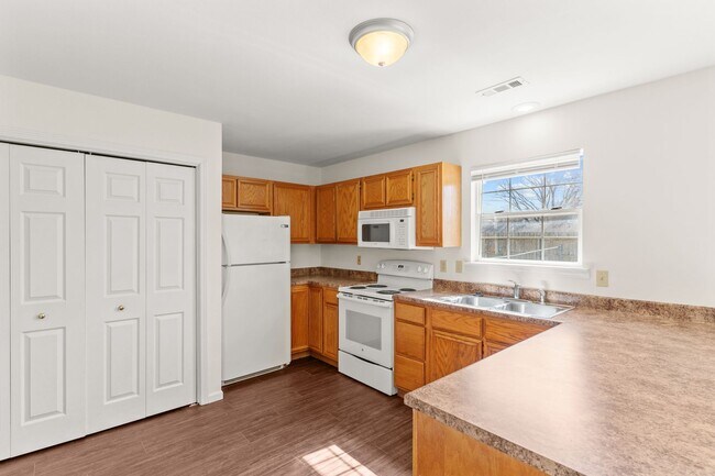 Building Photo - 4306-4308 Cheryl Ct.