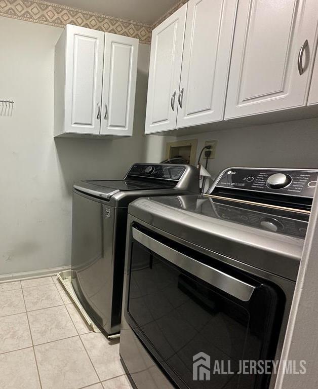 Building Photo - 1304 Dahlia Cir
