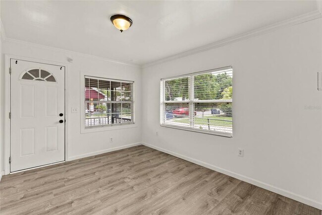 Building Photo - 1605 E 29th Ave