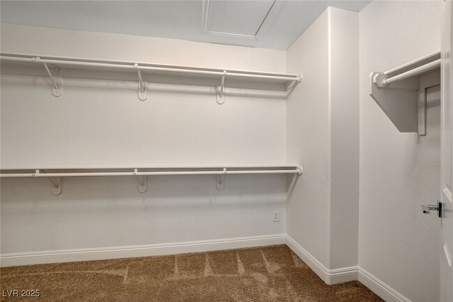 Building Photo - 2794 Glen Port St