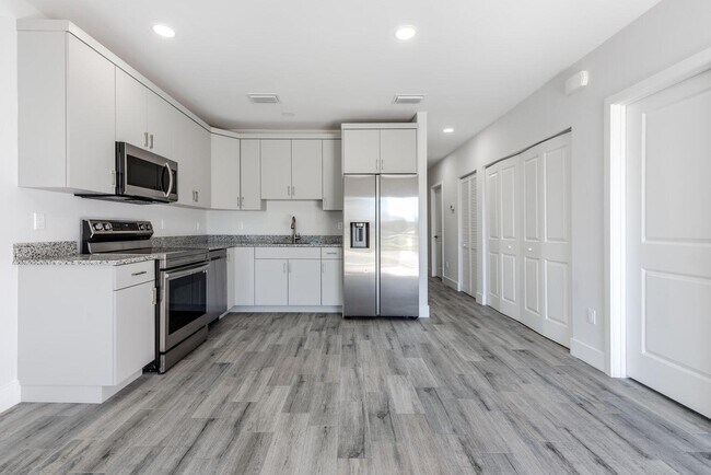 Building Photo - 1119 Osceola Dr