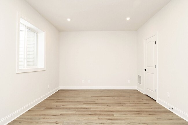 Building Photo - Dog-Friendly Townhome in Dunlora Park