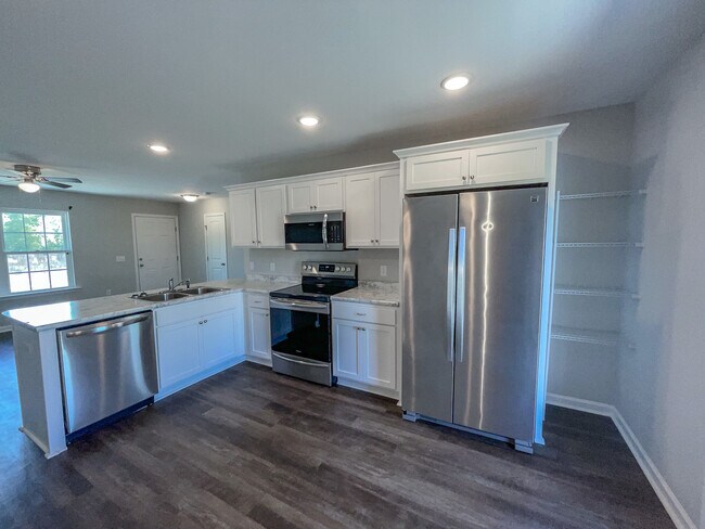 Building Photo - 202 Evans Ter