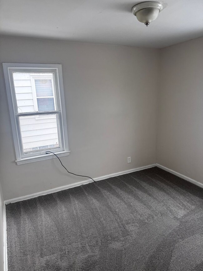 Building Photo - 15401 Benhoff Dr