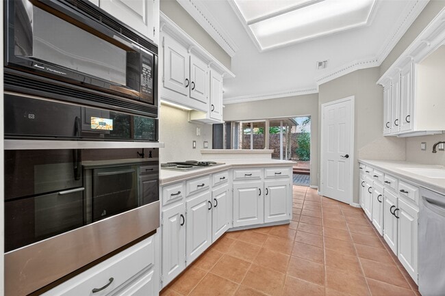 Building Photo - 901 Longmire Rd