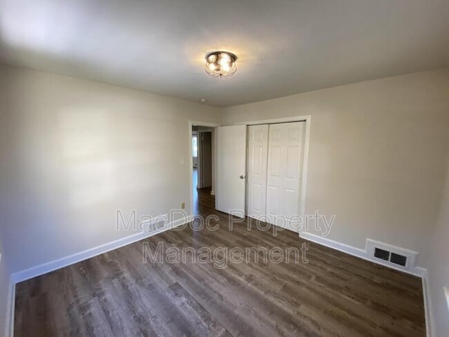 Building Photo - 1705 Bragg Rd