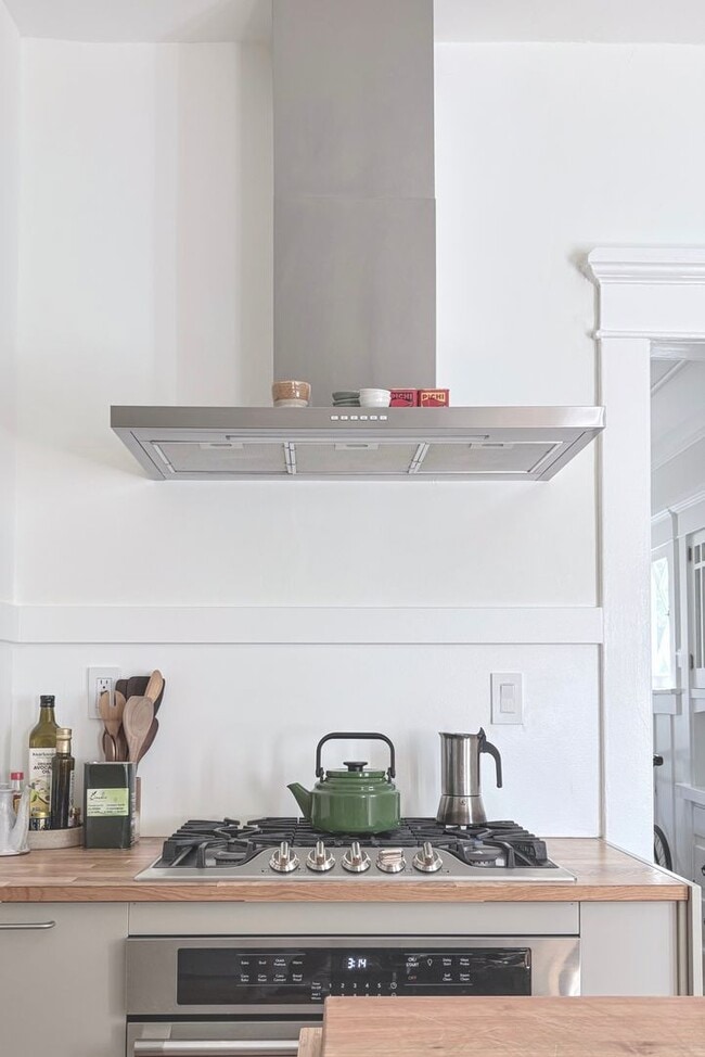 Building Photo - 1385 Allison Ave