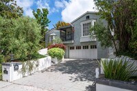 Building Photo - 10357 Bannockburn Dr