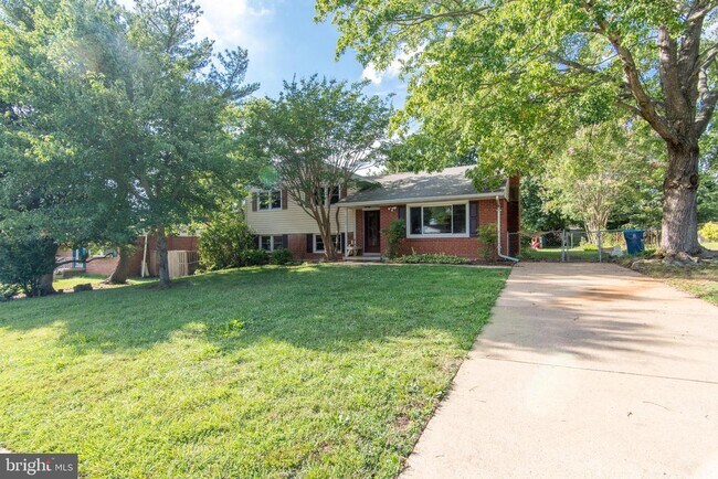 Building Photo - 8120 Drayton Ln