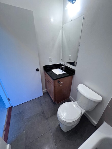 Building Photo - 1039 Peralta St