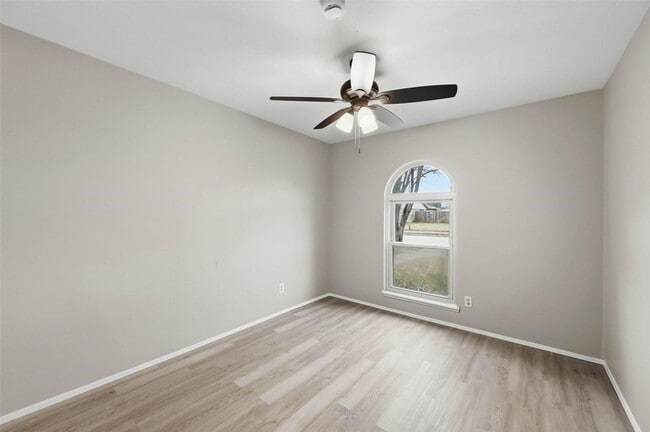 Building Photo - 2102 Lewis Trail