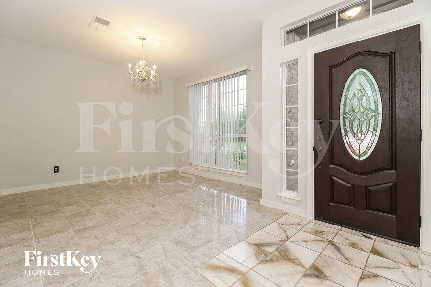 Building Photo - 1055 Waterview Dr