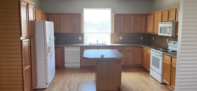 Building Photo - Crosswater neighborhood 4bd 2.5 bath