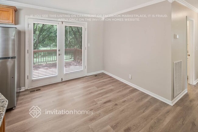 Building Photo - 2642 Hill Ln