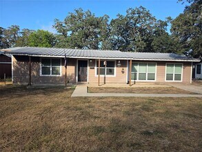 Building Photo - 715 Vogel Ave