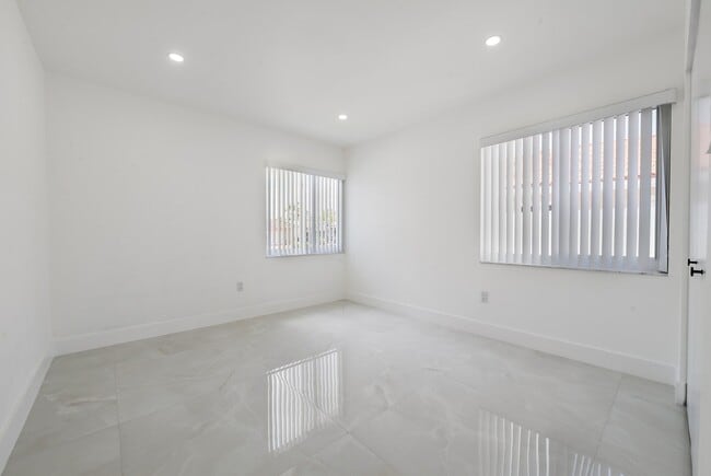 Building Photo - 13445 SW 20th Terrace