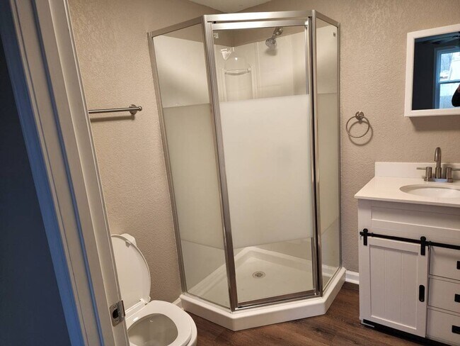 Building Photo - Maryville 37804 -3 bedroom, 2 bath - call Tom Parry 865-607-3649