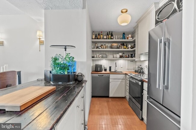 Building Photo - 1301 Delaware Ave SW