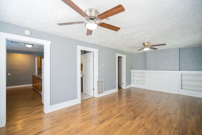 Building Photo - Beautiful 2 Bed 1 bath Home in OKC!