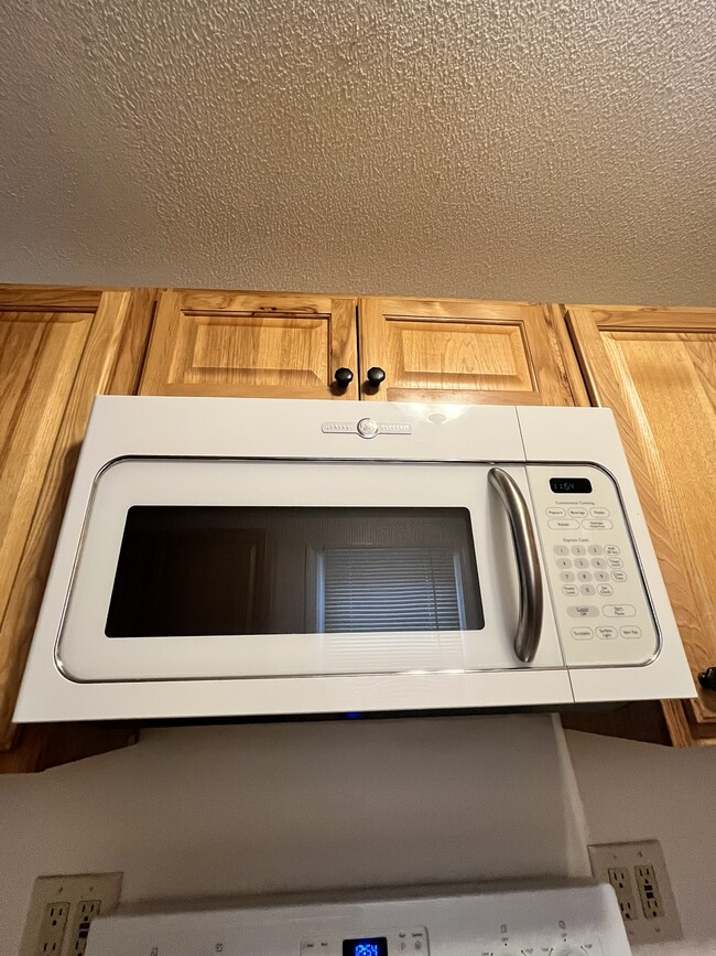 Building Photo - 425 Dorset St