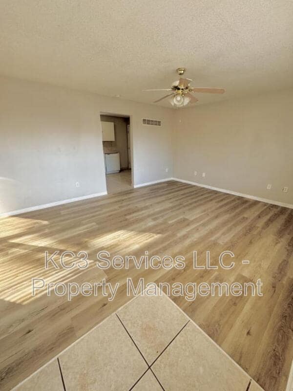 Building Photo - 208 SW 6 St