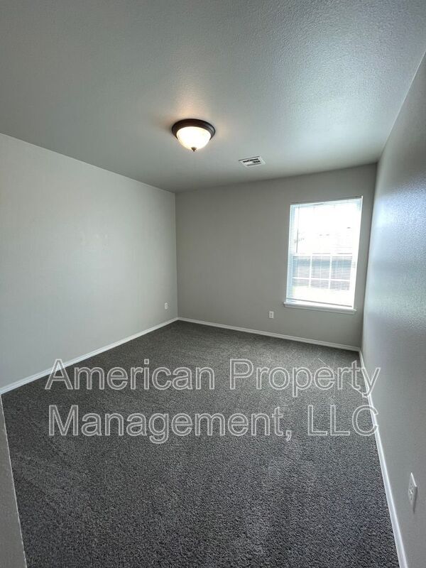 Building Photo - 12316 N 108th E Ave