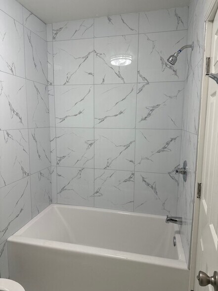 Bathroom - 637 W 41st St