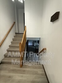 Building Photo - 608 S Garnavillo St