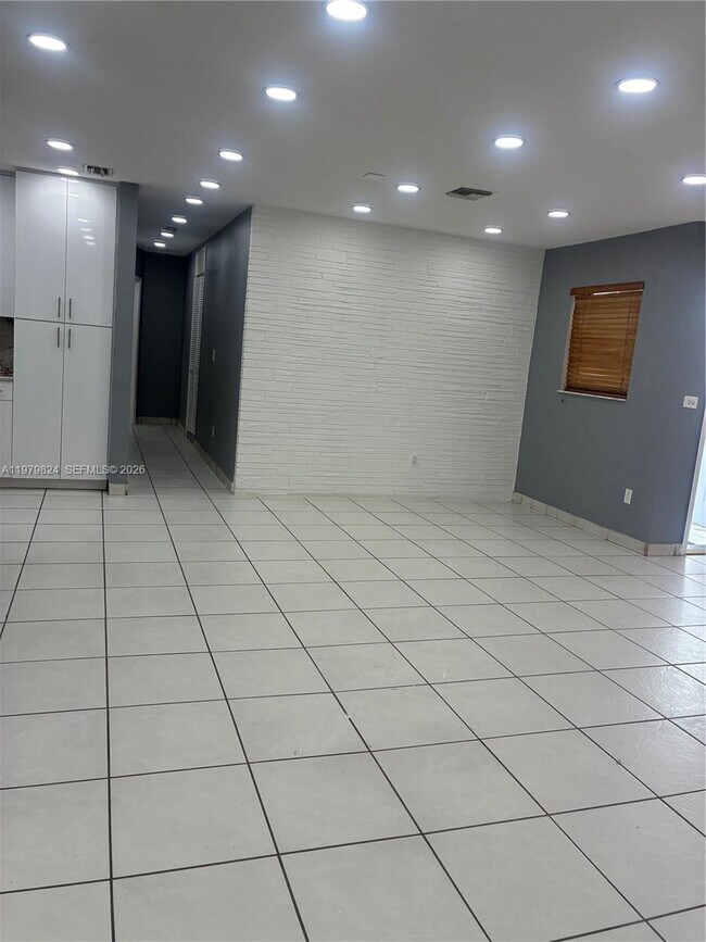 Building Photo - 17201 SW 117th Ct