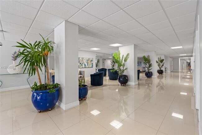 Building Photo - 1600 S Ocean Dr