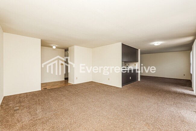Building Photo - 5841 Troy Villa Blvd