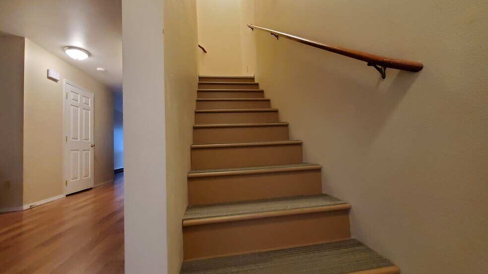 Building Photo - 209 E 18th Ave