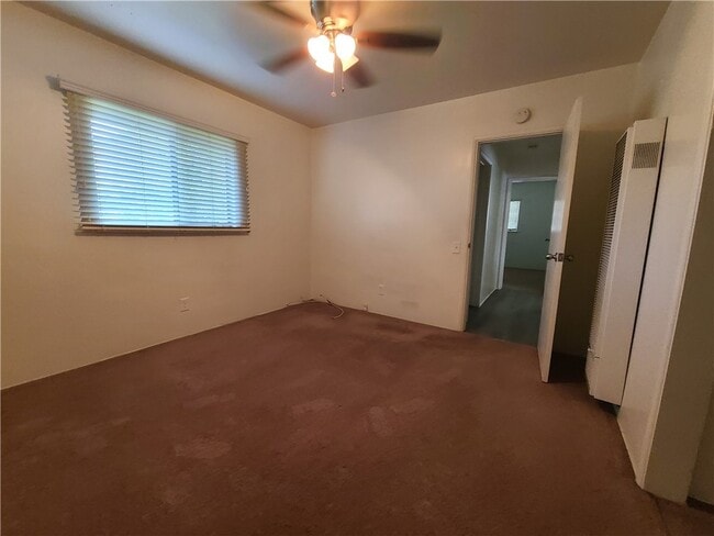 Building Photo - 310 La Paloma St