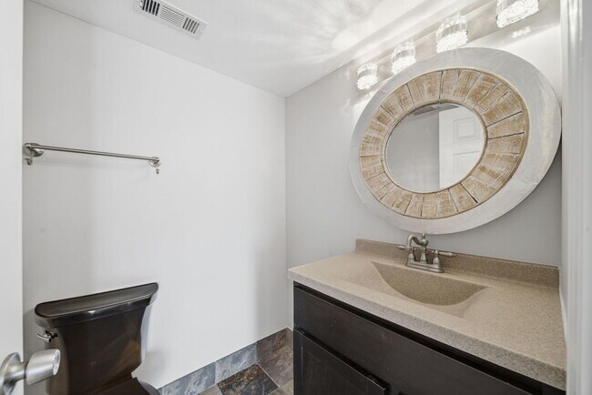 Building Photo - 15700 86th Ave