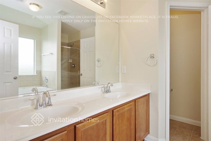 Building Photo - 16114 Majestic Glen Ln