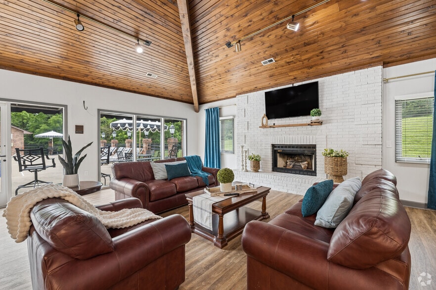 Clubhouse - Country Shores Apartments
