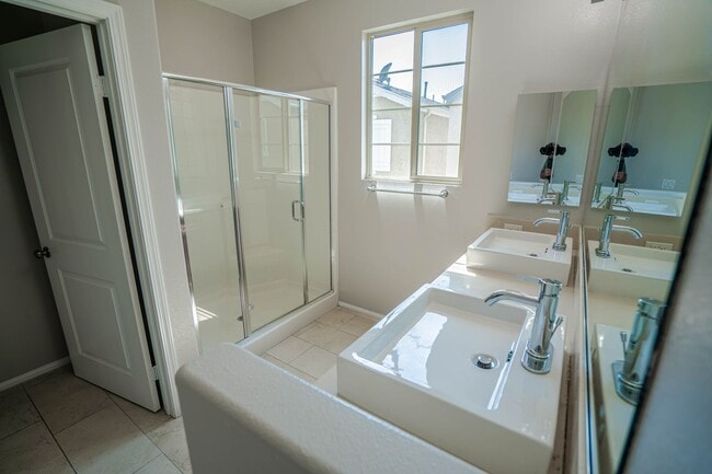 Building Photo - COMING SOON! Modern 3-Bedroom Home in Nort...