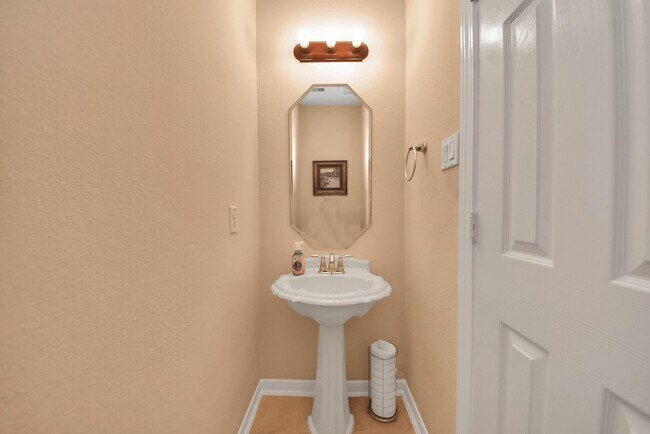 Building Photo - 12912 Southern Manor Dr