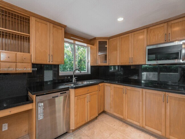 Building Photo - 4000 Alhambra Cir